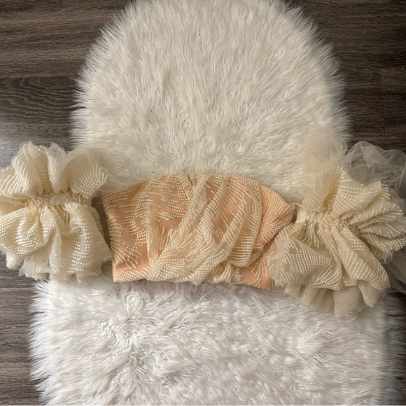 Off the Shoulder Statement top in color cream size small - Picture 2 of 3